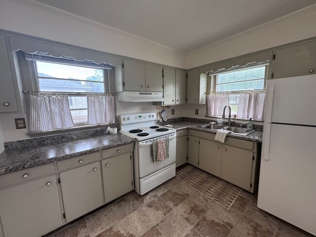Building Photo - House in Paducah City Limits