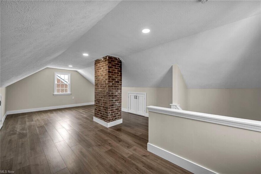 Building Photo - 3630 Raymont Blvd