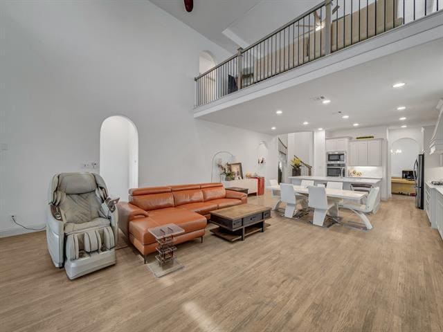 Building Photo - 741 Carlisle Dr