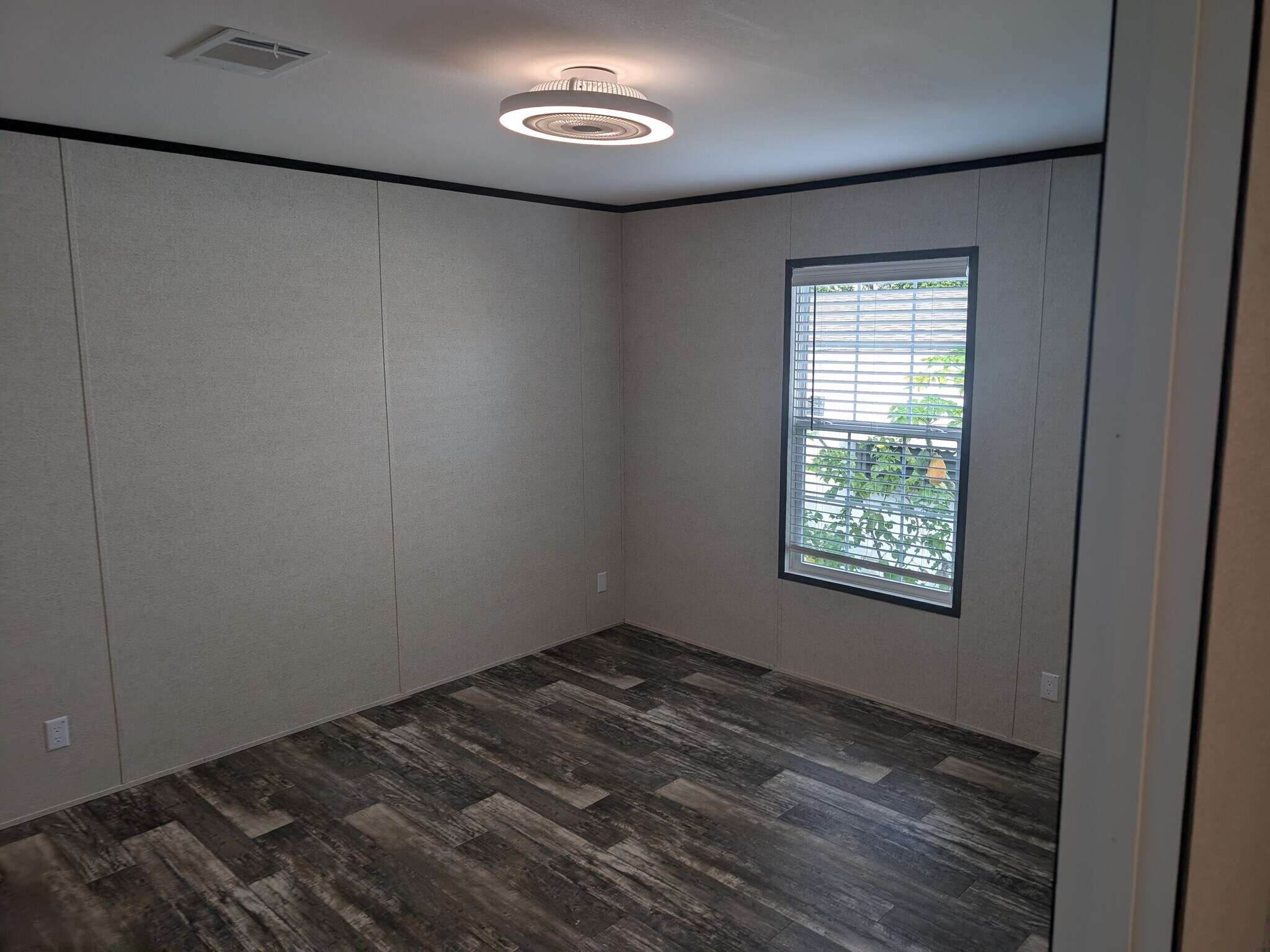 Building Photo - 3051 SW 50th St