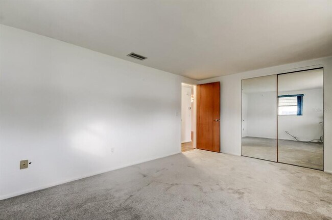 Building Photo - 3735 Mynabird Dr