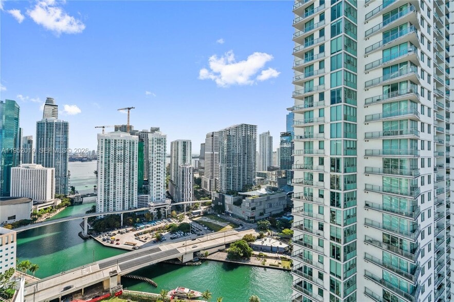 Building Photo - 90 SW 3rd St