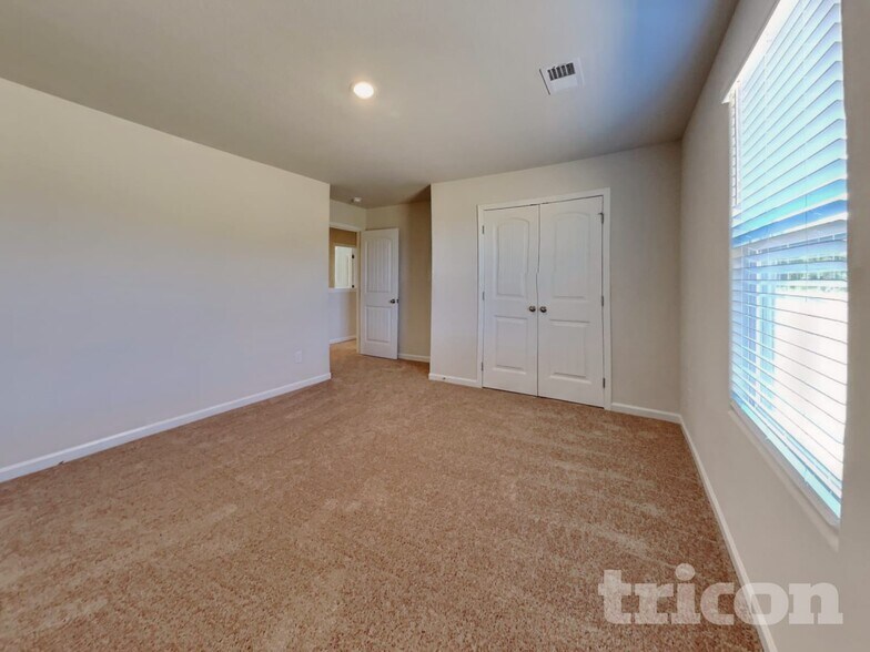 Building Photo - 205 Coleshill Rd