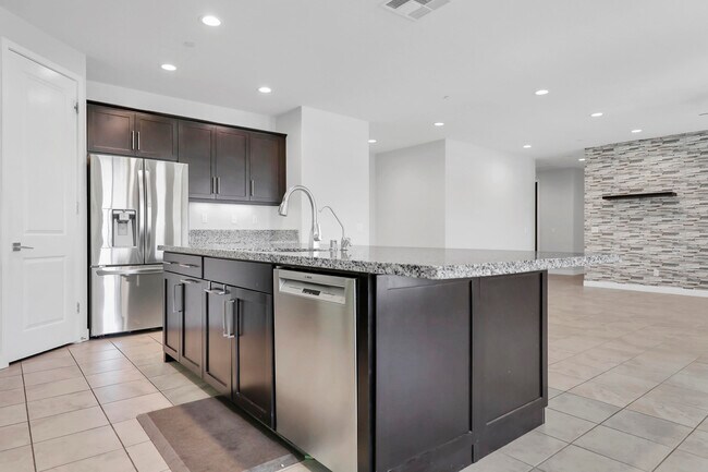 Building Photo - 40632 Firenze Ct
