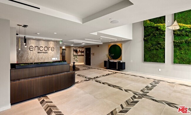 Building Photo - 505 S Barrington Ave