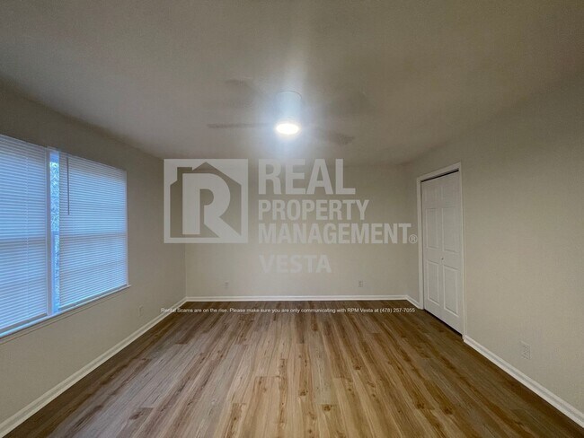 Building Photo - 2866 Glen Echo Dr