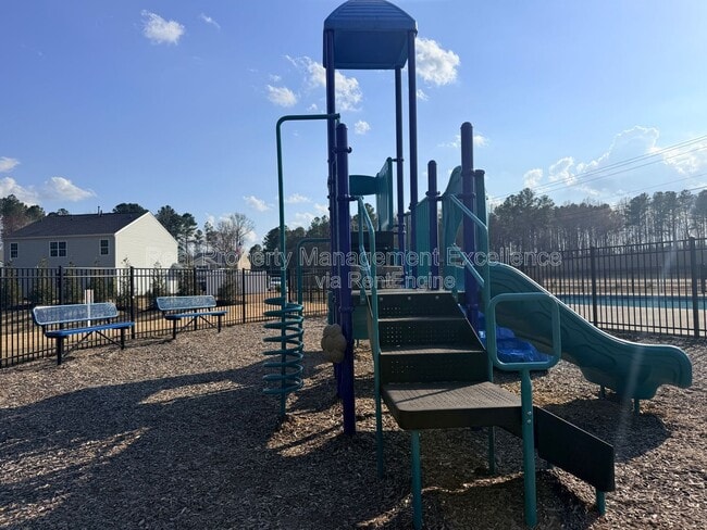 Building Photo - 828 Old Tarboro Rd