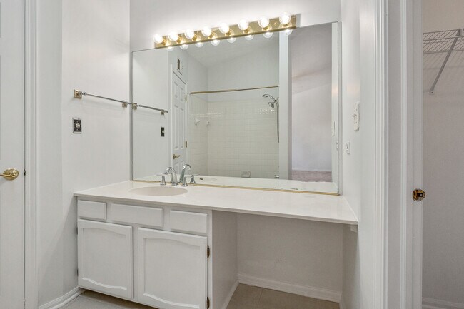 Building Photo - 450 Bridle Trail