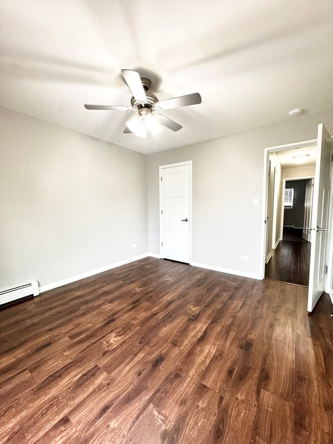 Building Photo - 5644 W 105th St