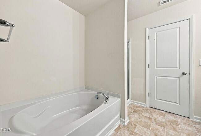 Building Photo - 58 Botanical Ct