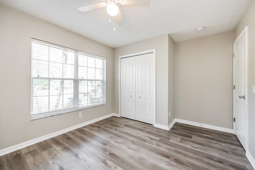 Building Photo - 304 Fareham Dr