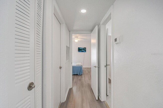 Building Photo - 582 Good Life Wy