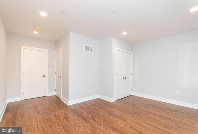 Building Photo - 814 N Uber St