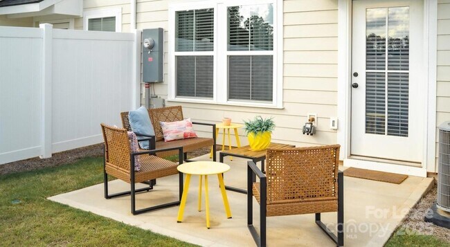 Building Photo - 9100 Bluedale Rd