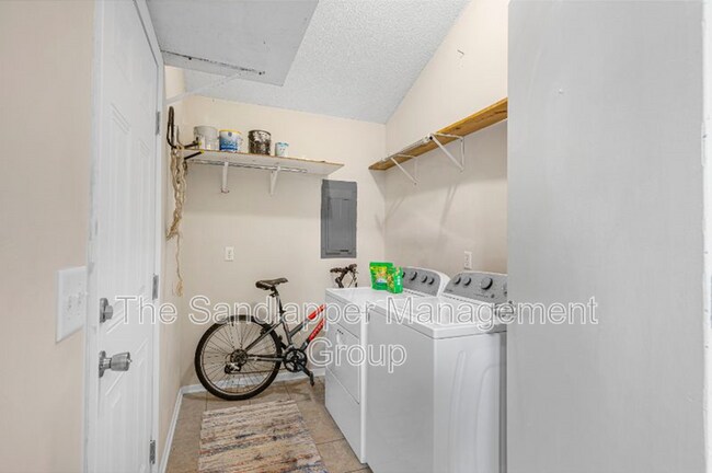 Building Photo - 21-D Anderson Ave