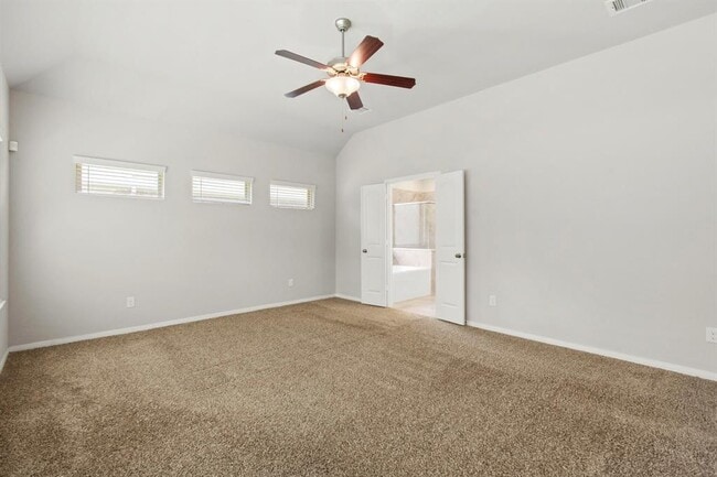 Building Photo - 30931 Roanoak Woods Dr