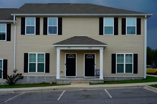 Building Photo - 1992 Green Castle Ln