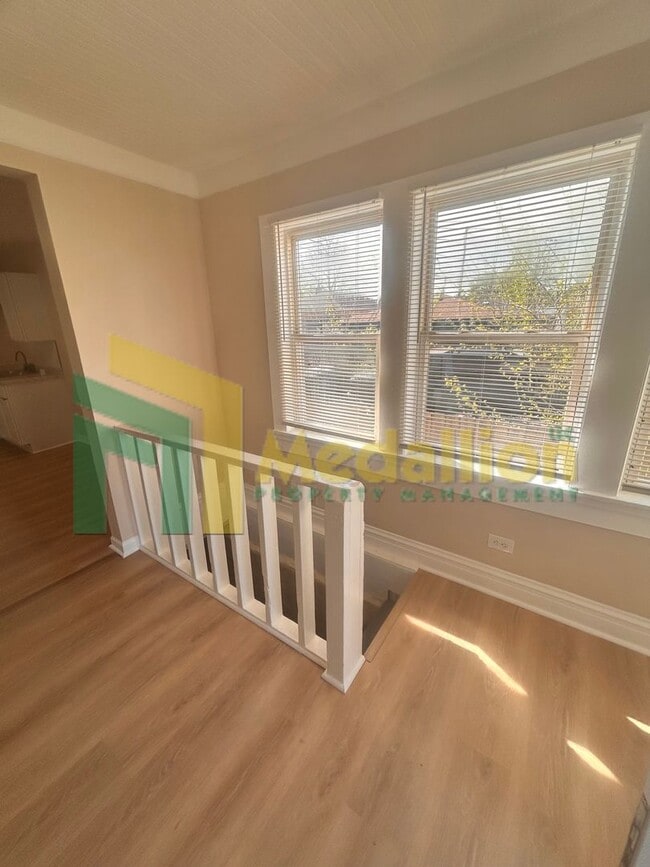 Building Photo - Spacious 1-Bedroom Single-Family Home with Large Fenced Yard