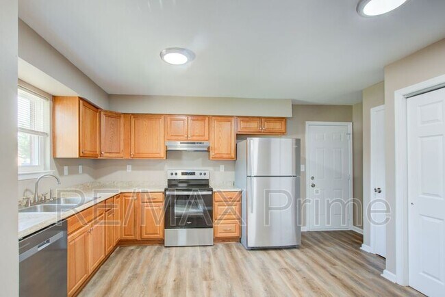 Building Photo - 4601 Hardy Dr