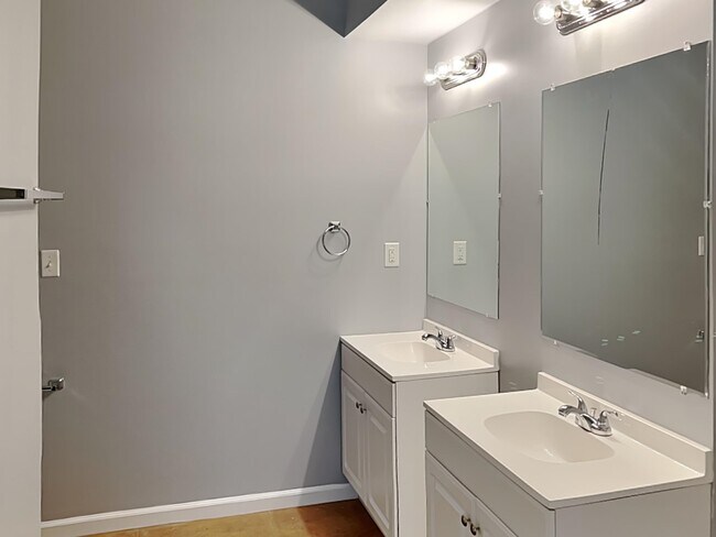 Building Photo - 133 Blackhawk Cove