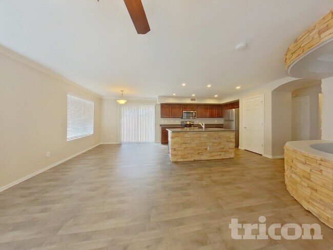 Building Photo - 35002 N Bandolier Dr