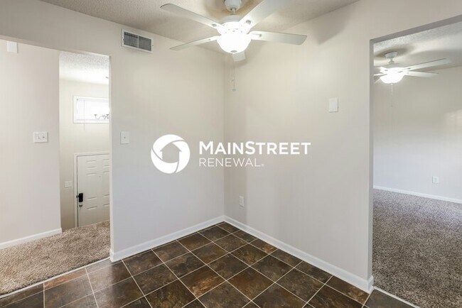 Building Photo - 3 Bedroom Pet-Friendly Home in INDEPENDENC...