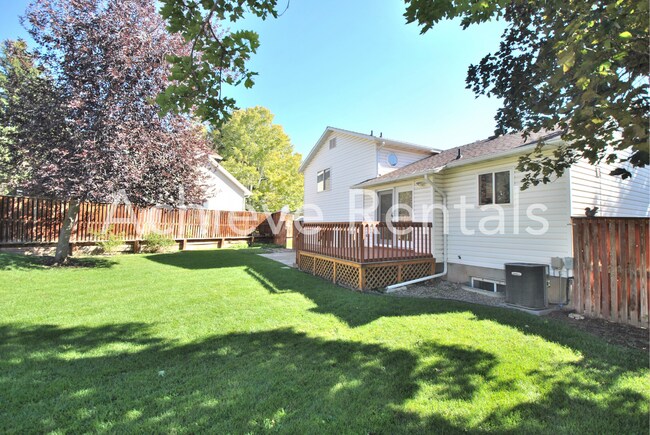 Building Photo - 1294 Eastridge Cir