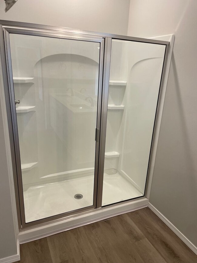 Building Photo - 409 Genesis Dr