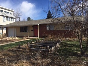 Building Photo - Updated, 3B/1B Martin Acres Ranch Availabl...