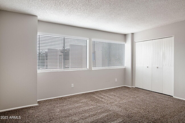 Building Photo - 3522 W Dunlap Ave