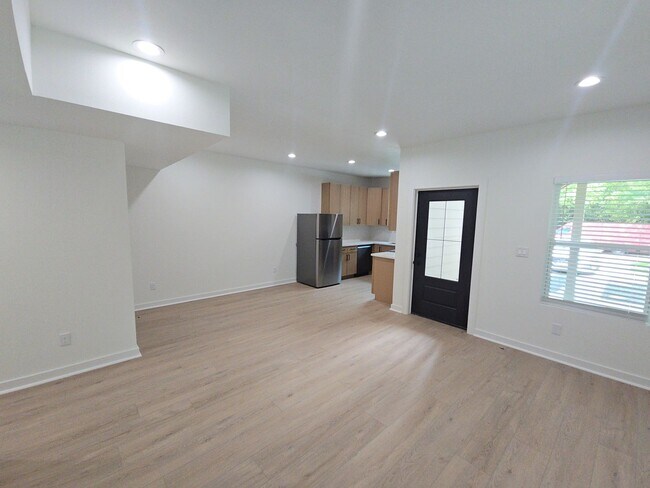 Building Photo - 8101 Venus St