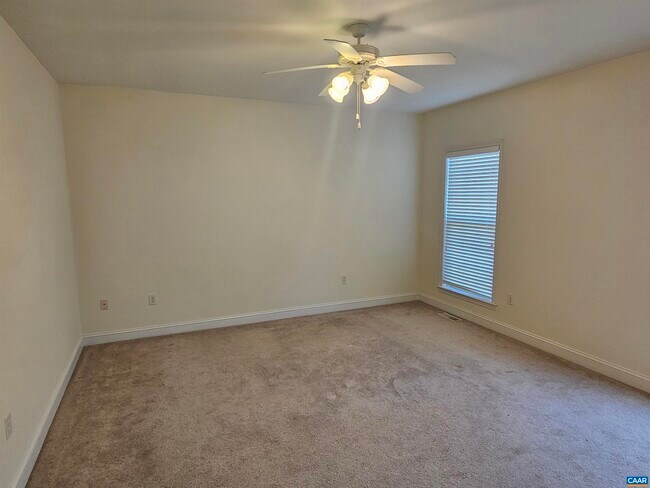 Building Photo - 134 Deerwood Dr