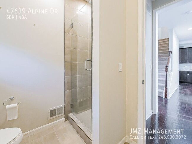 Building Photo - 47639 Alpine Dr