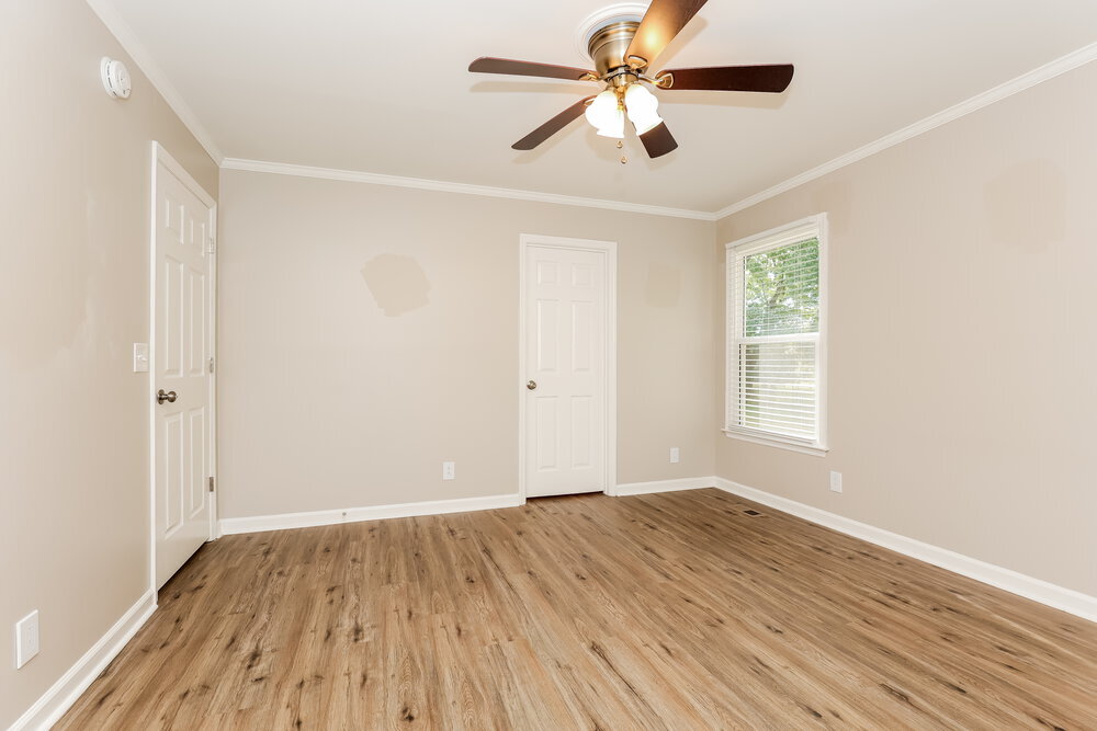 Building Photo - 2409 Racquet Club Dr