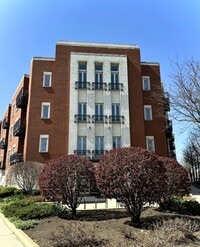 Building Photo - 1075 W Roosevelt Rd