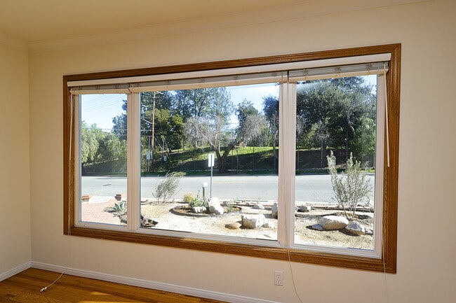 Building Photo - 4831 Canoga Ave