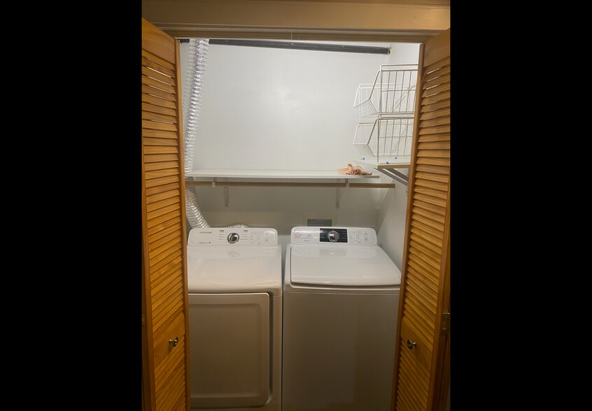 Building Photo - 201 Lamkin St