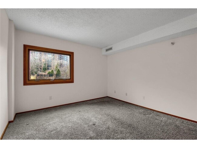 Building Photo - 1225 La Salle Ave