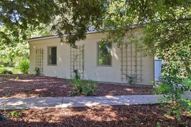 Building Photo - 64 Alejandra Ave