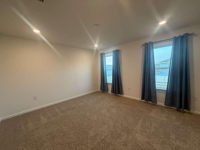 Building Photo - 128 Bluebeech St