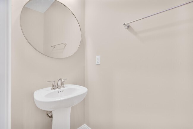 Building Photo - 7068 Shooting Star Way