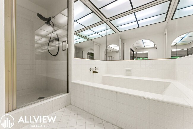 Building Photo - Spacious 4 bed, 2.5 bath Home Available Now in the Turtle Rock community