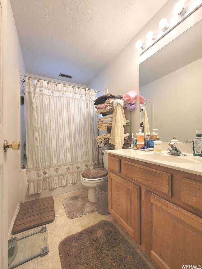 Building Photo - Updated 3 Bed Townhome w/ Finished Basement – American Fork