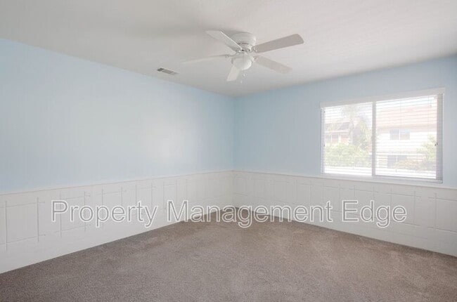 Building Photo - 29880 Pinehurst Dr