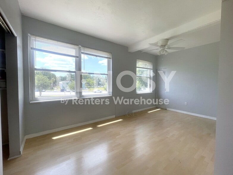Building Photo - 2433 Brazilia Dr