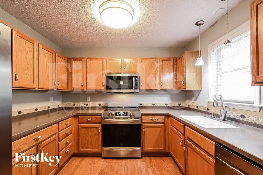 Building Photo - 8900 Juaquin Ln