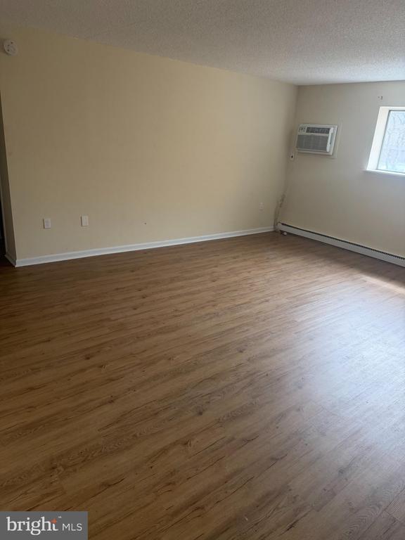 Building Photo - 400 Glendale Rd