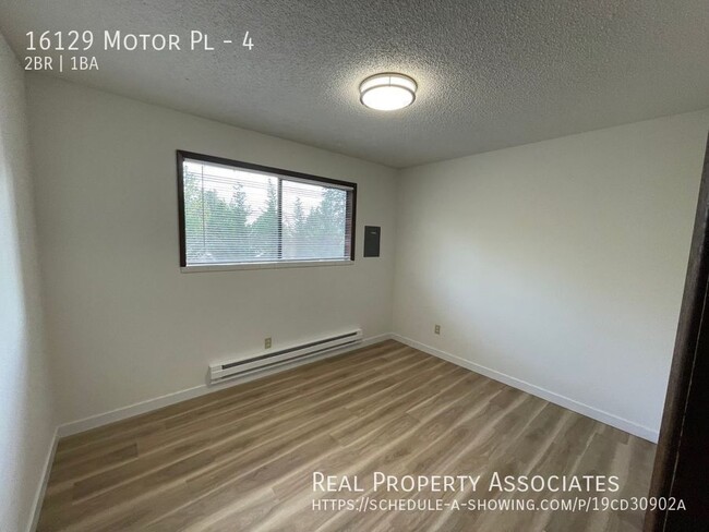 Building Photo - Lynnwood Two Bedroom