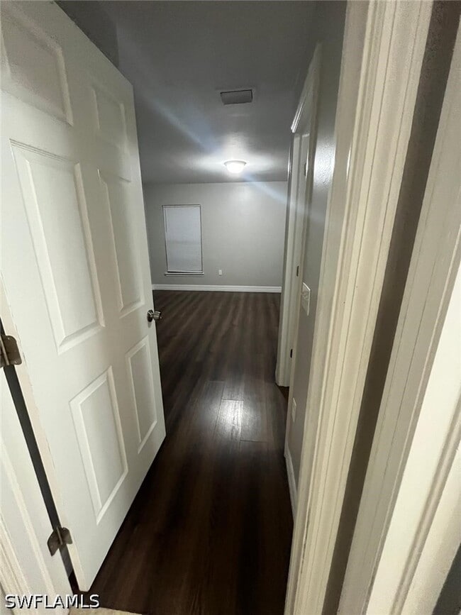 Building Photo - 742 Center Lake St