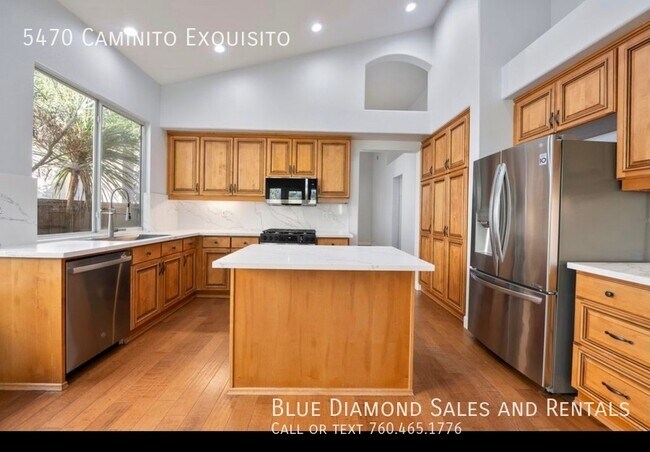 Building Photo - 5470 Caminito Exquisito